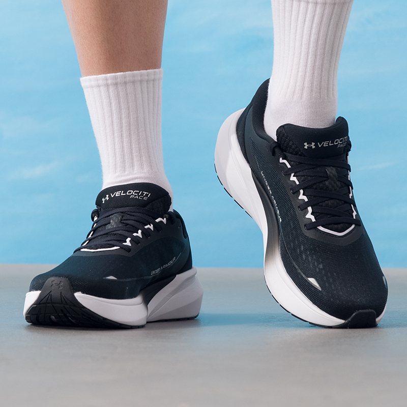 Tênis esportivos masculinos Un - Men Shoes Under Armour avaliação e preço
