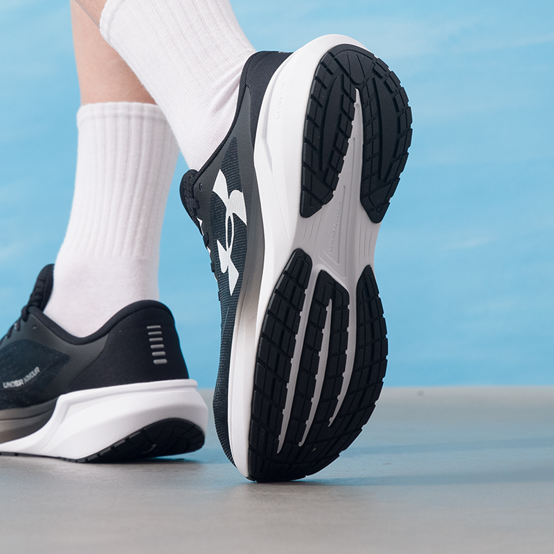 Tênis esportivos masculinos Un - Men Shoes Under Armour avaliação e preço